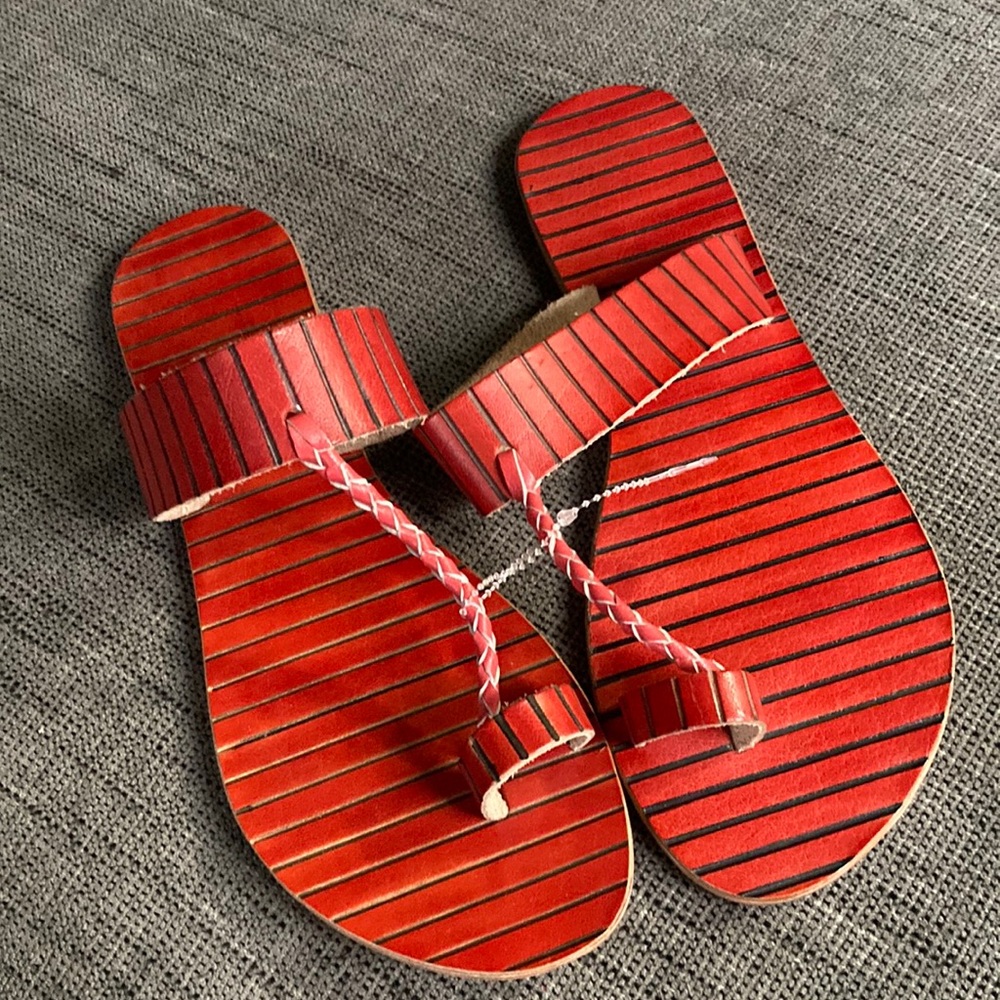 NWOB Free People Red Leather Minimalist Sandal Toe Ring Detail 40 9